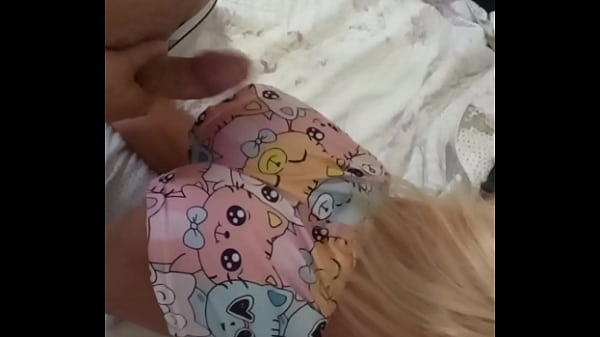 Madrasta Sangek Melengkungin Badan, Nyodorkan Moncong Anak Tiri Ke Dalam Lubang Manisnya Yang Basah Dari Belakang (mainan Sexy)